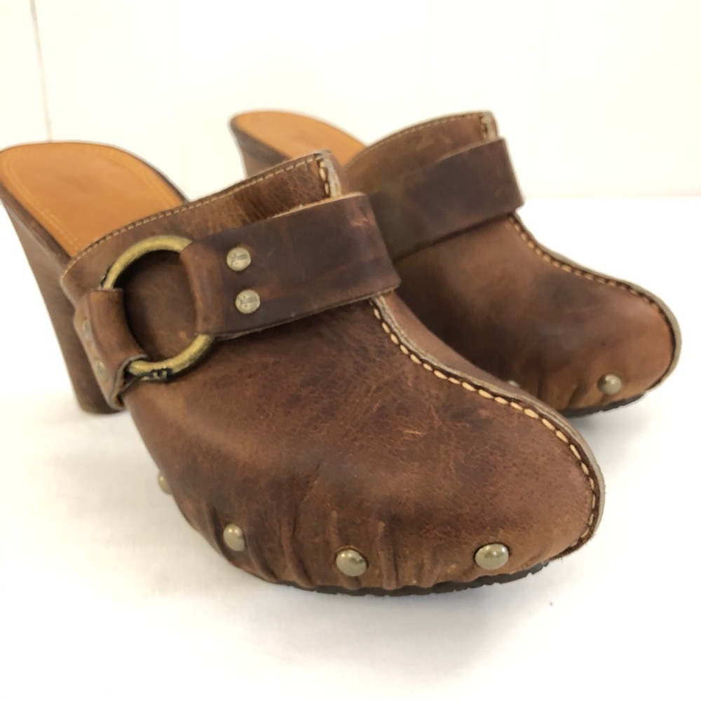 VTG FRYE Sz 8(8.5) High Heel Studded Lea Mule Clogs - Brown